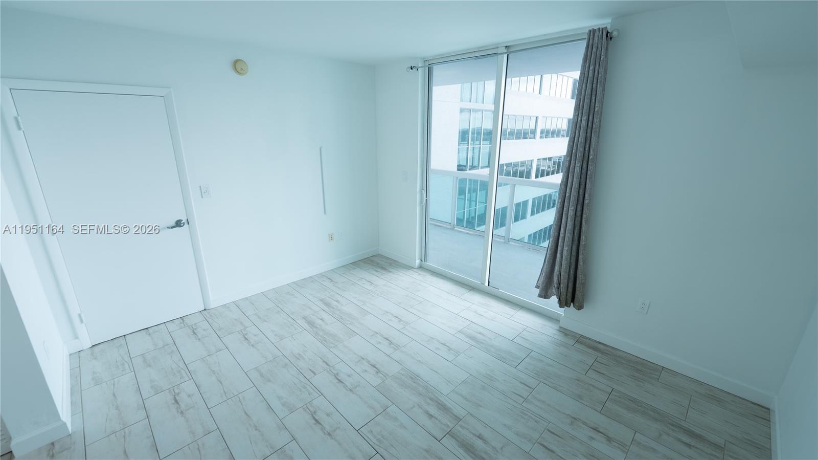 1800 N Bayshore Dr # 2302