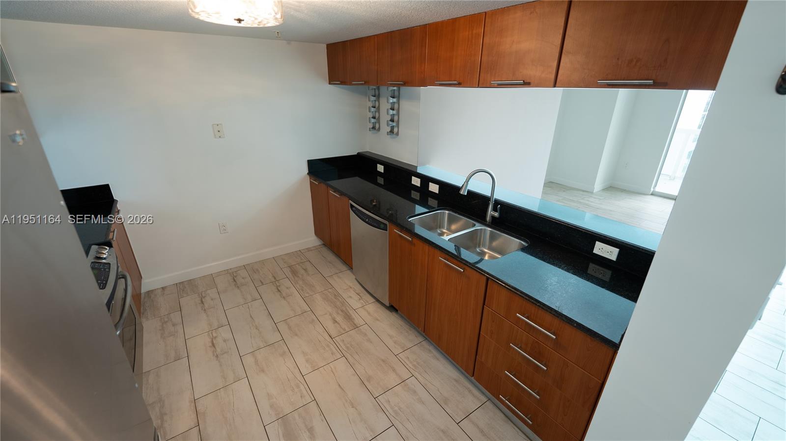 1800 N Bayshore Dr # 2302