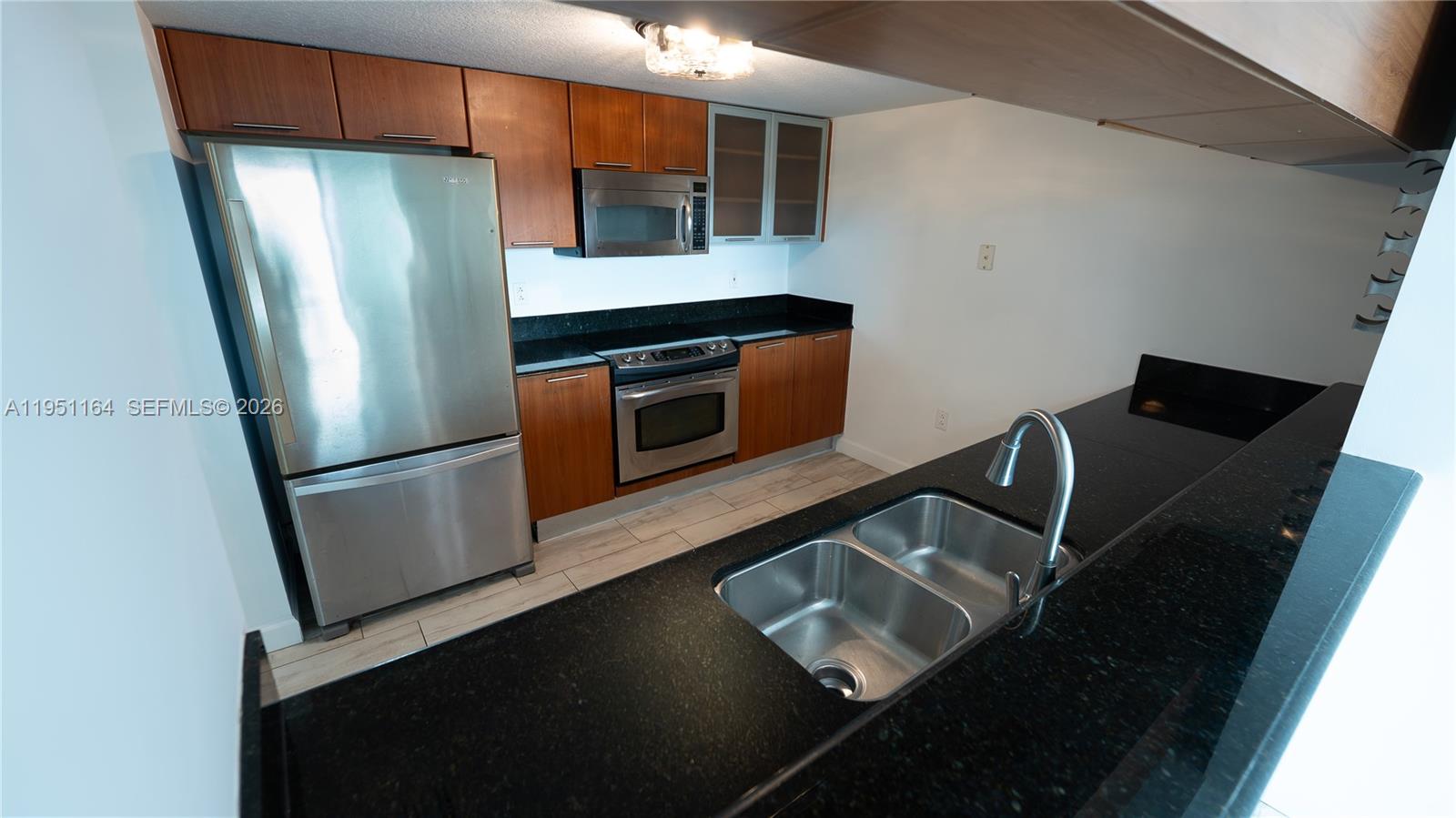 1800 N Bayshore Dr # 2302