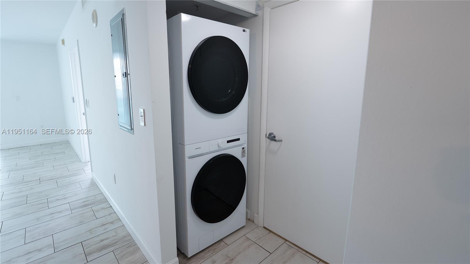 1800 N Bayshore Dr # 2302