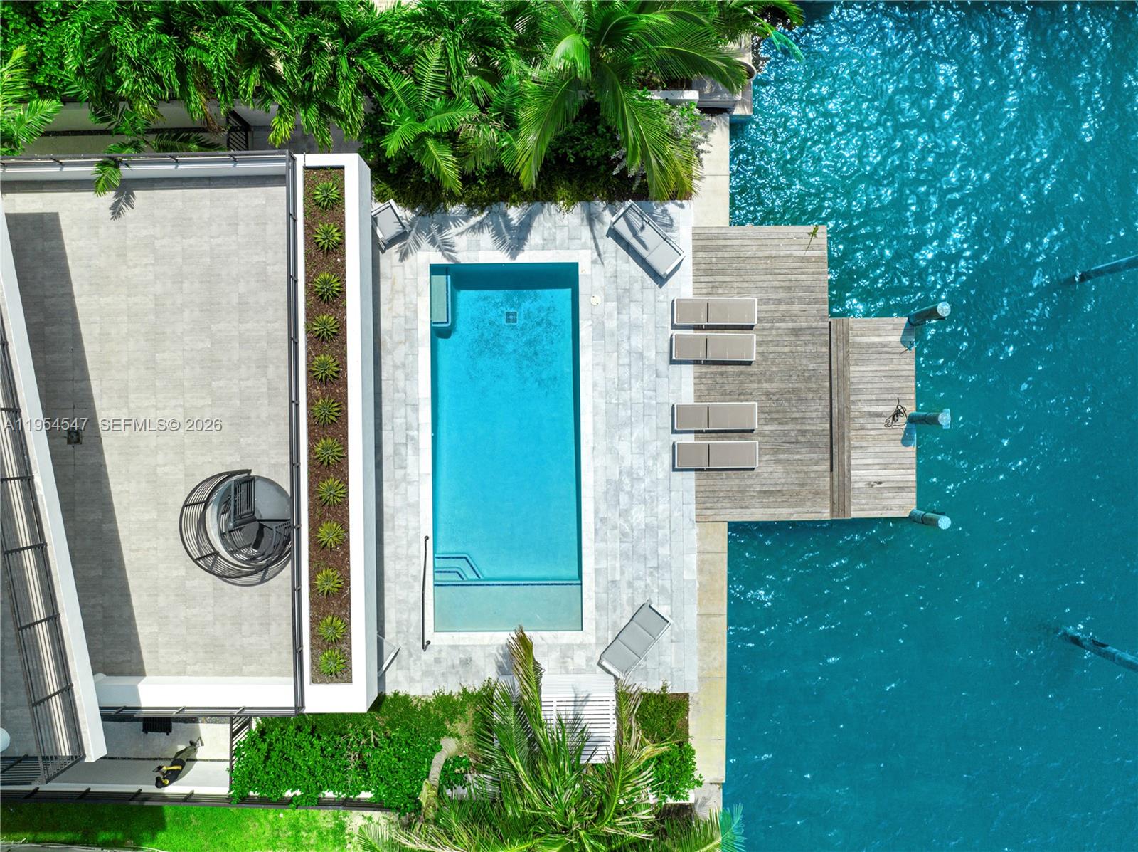 1930 Bay Dr Second Level Un # 1