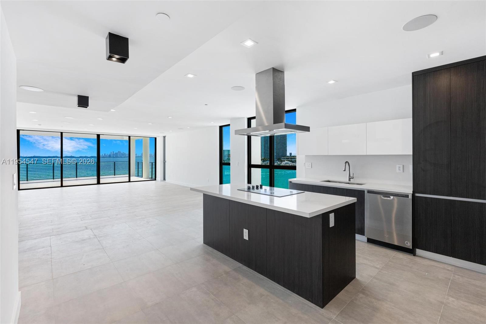 1930 Bay Dr Second Level Un # 1