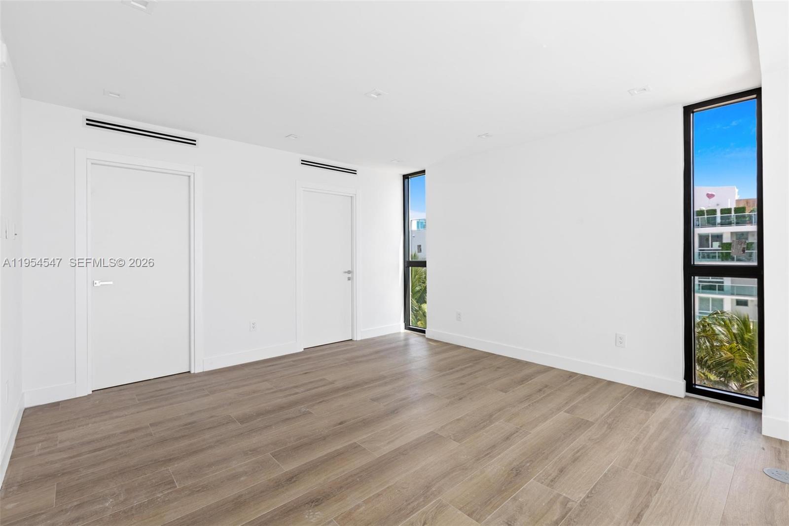 1930 Bay Dr Second Level Un # 1