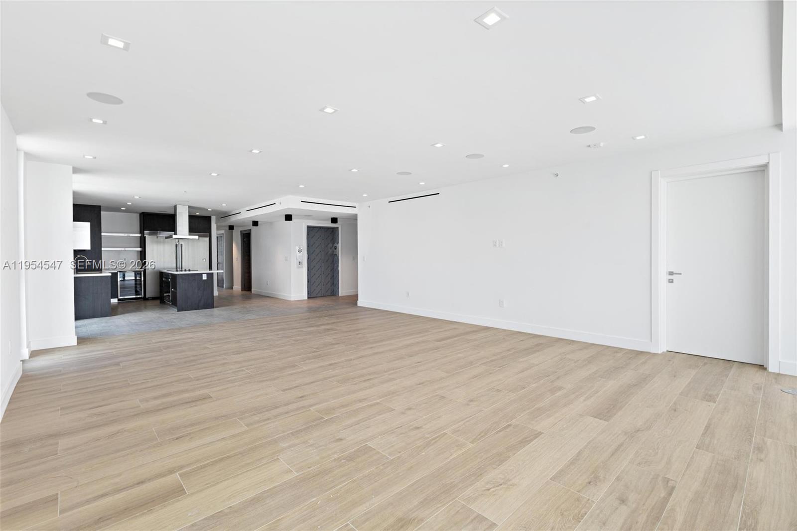 1930 Bay Dr Second Level Un # 1