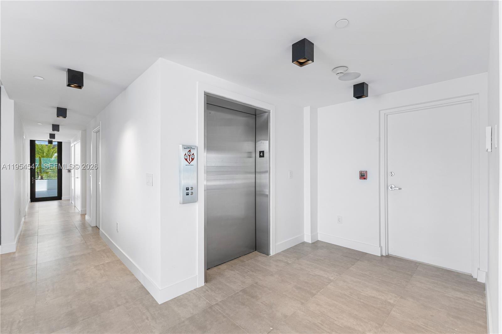 1930 Bay Dr Second Level Un # 1