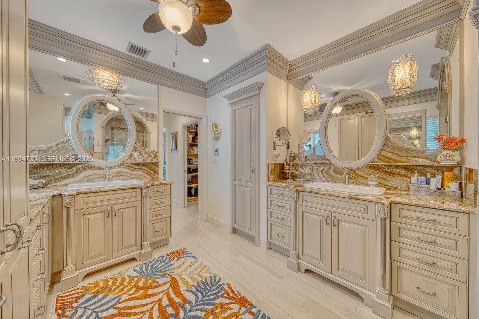 170 S Hibiscus Drive