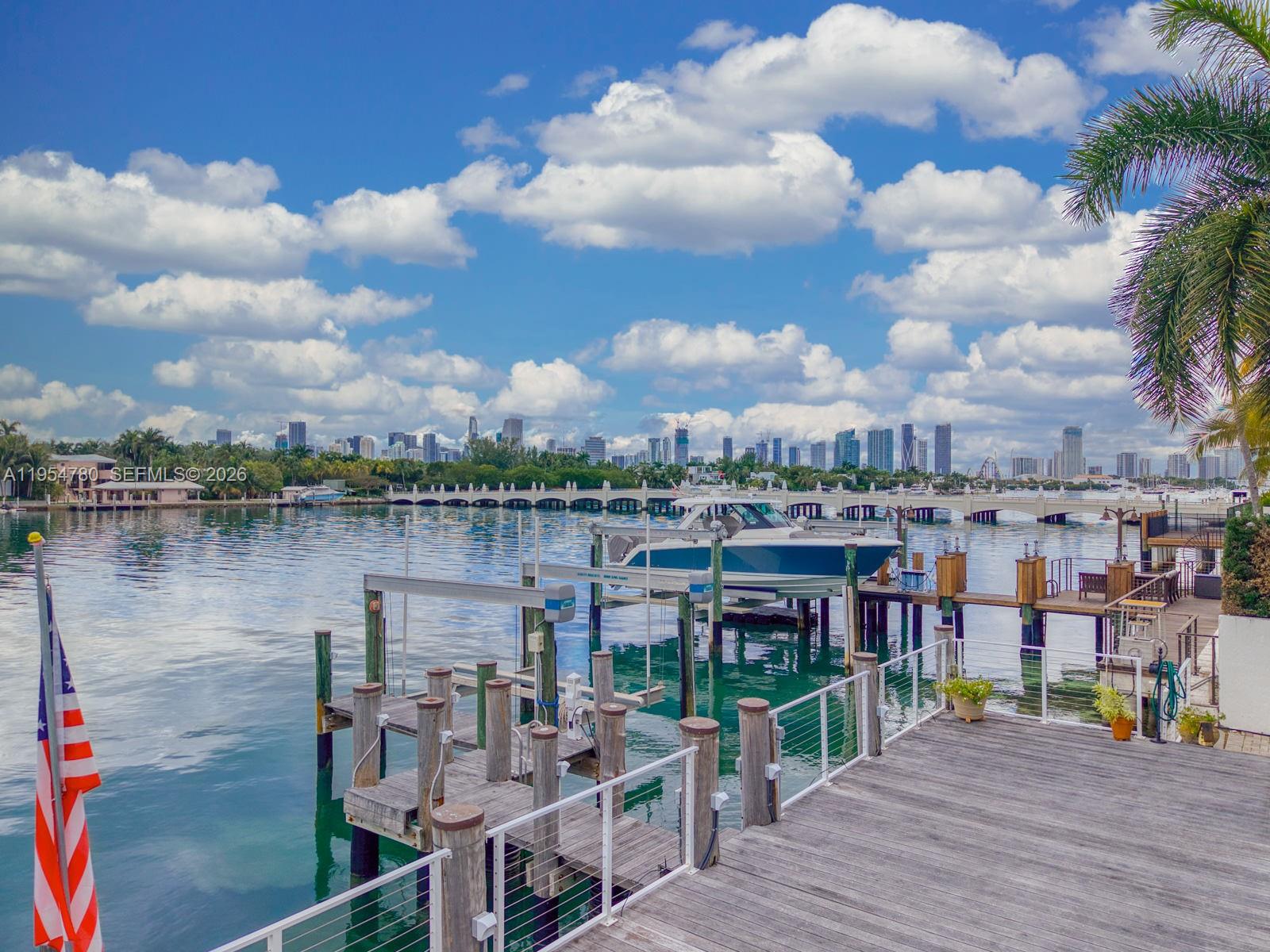 170 S Hibiscus Drive