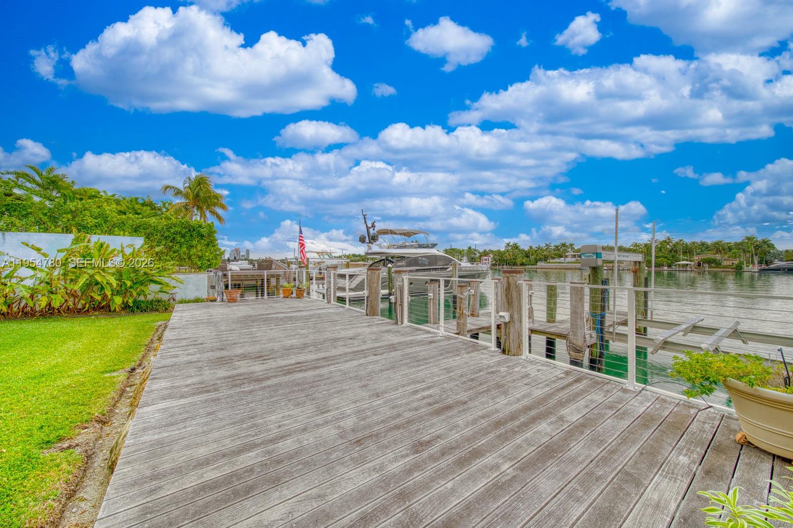 170 S Hibiscus Drive
