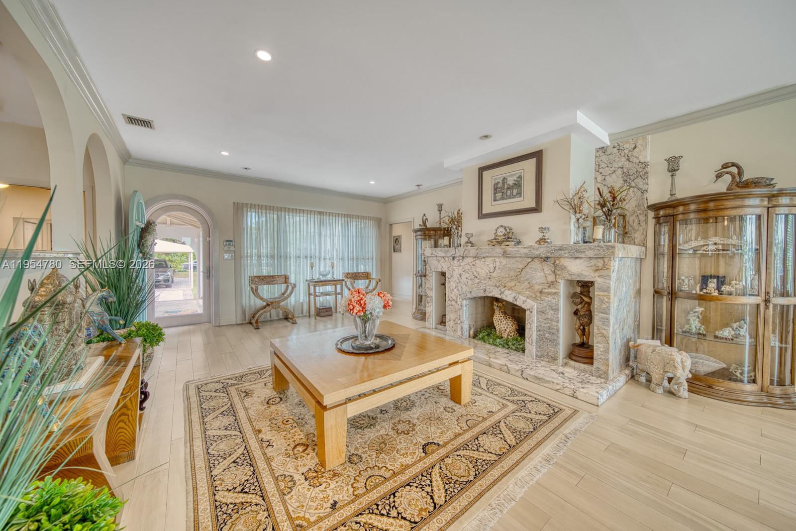 170 S Hibiscus Drive
