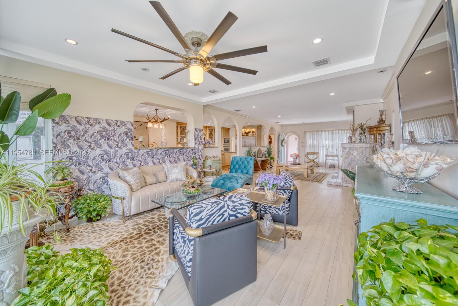 170 S Hibiscus Drive
