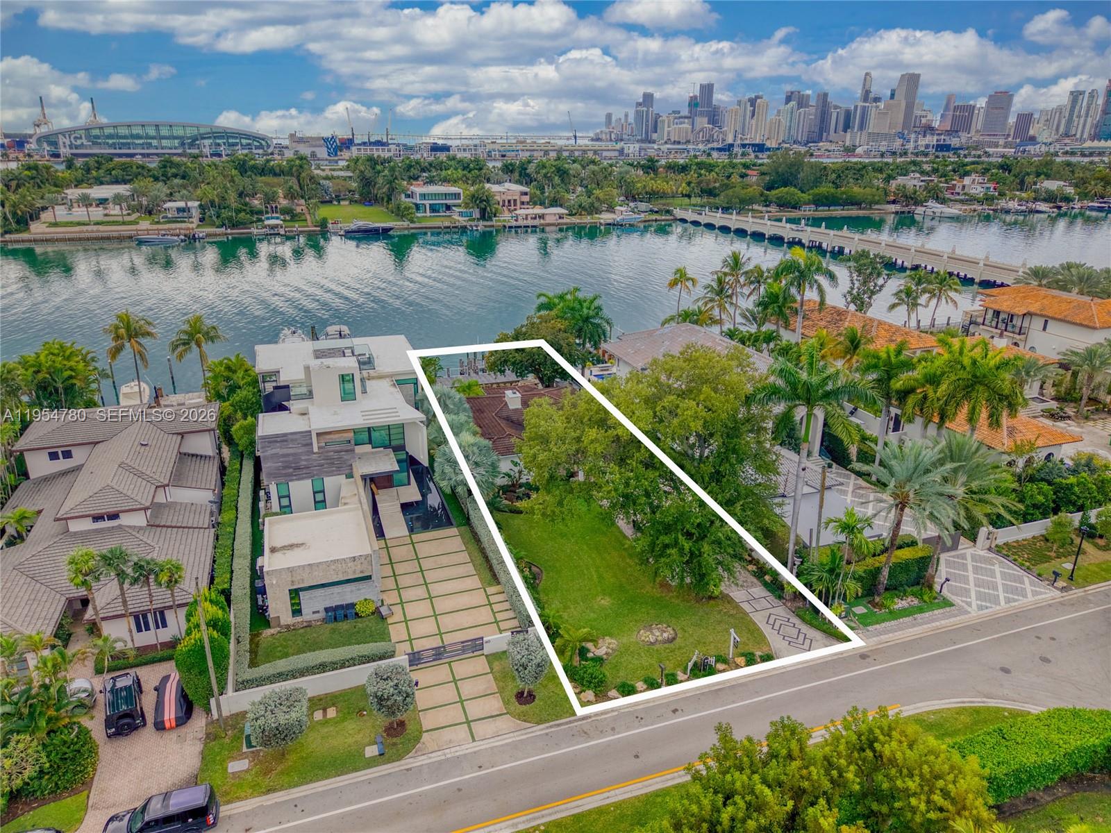 170 S Hibiscus Drive