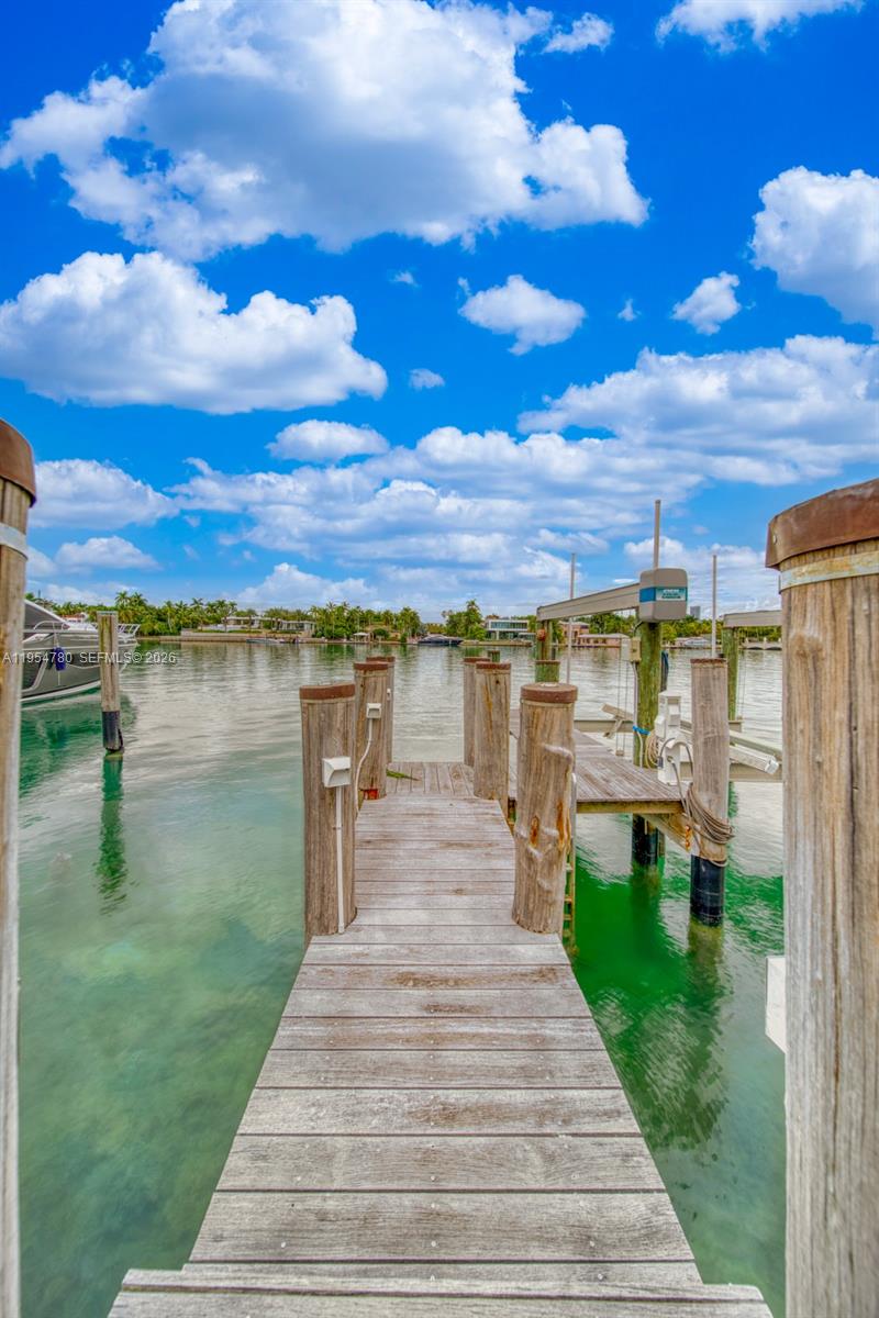 170 S Hibiscus Drive