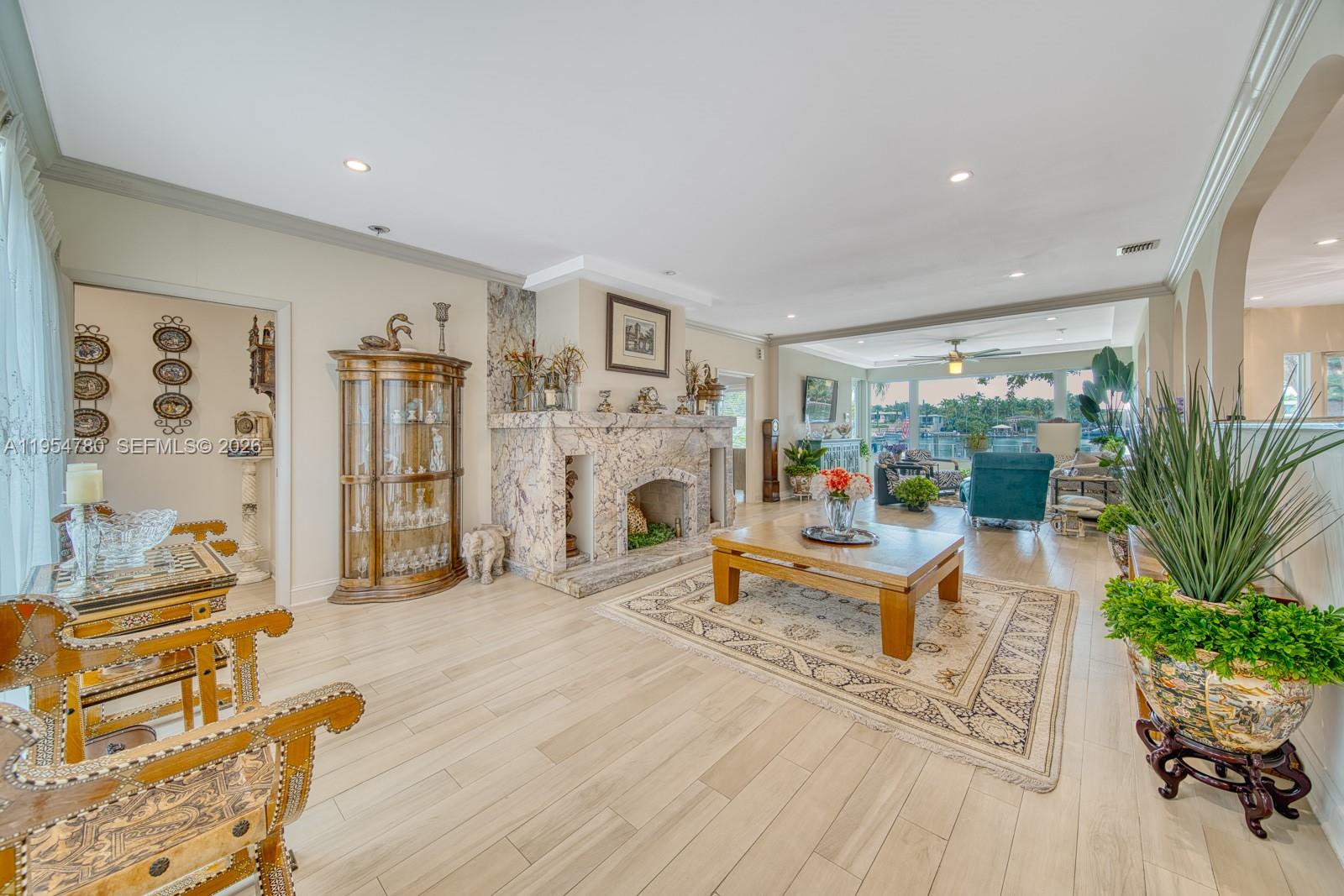 170 S Hibiscus Drive