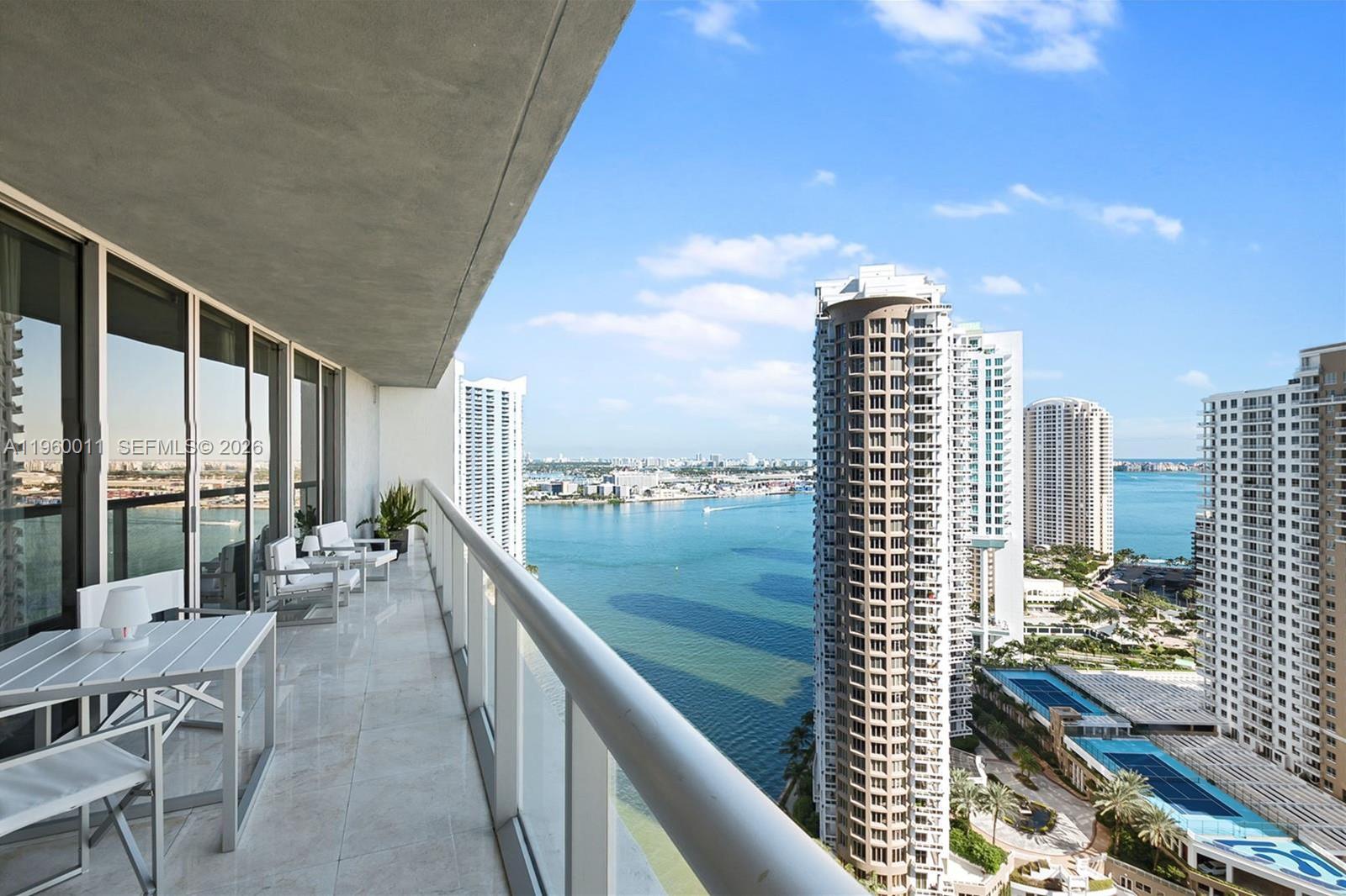465 Brickell Ave # 2703