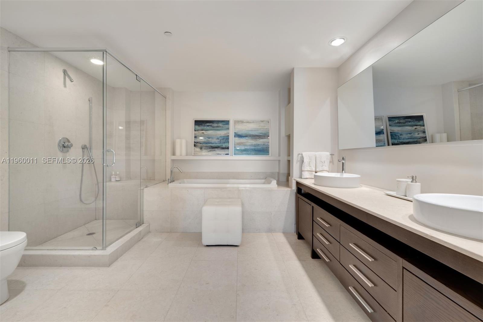 465 Brickell Ave # 2703