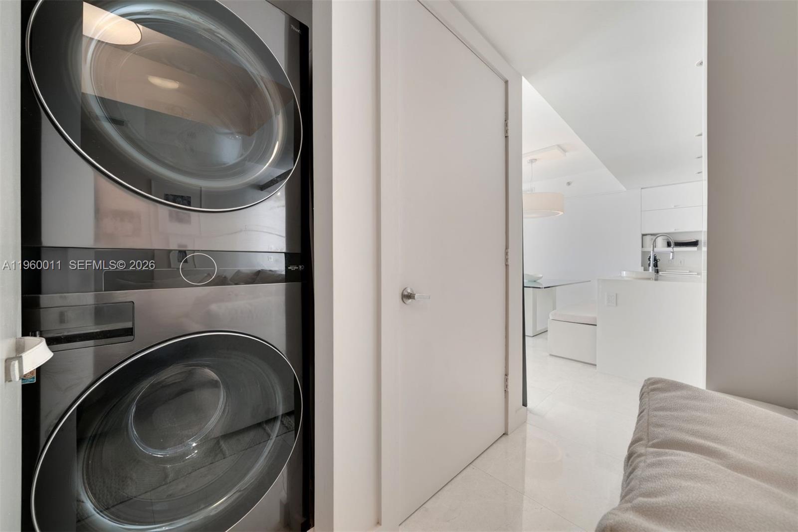 465 Brickell Ave # 2703