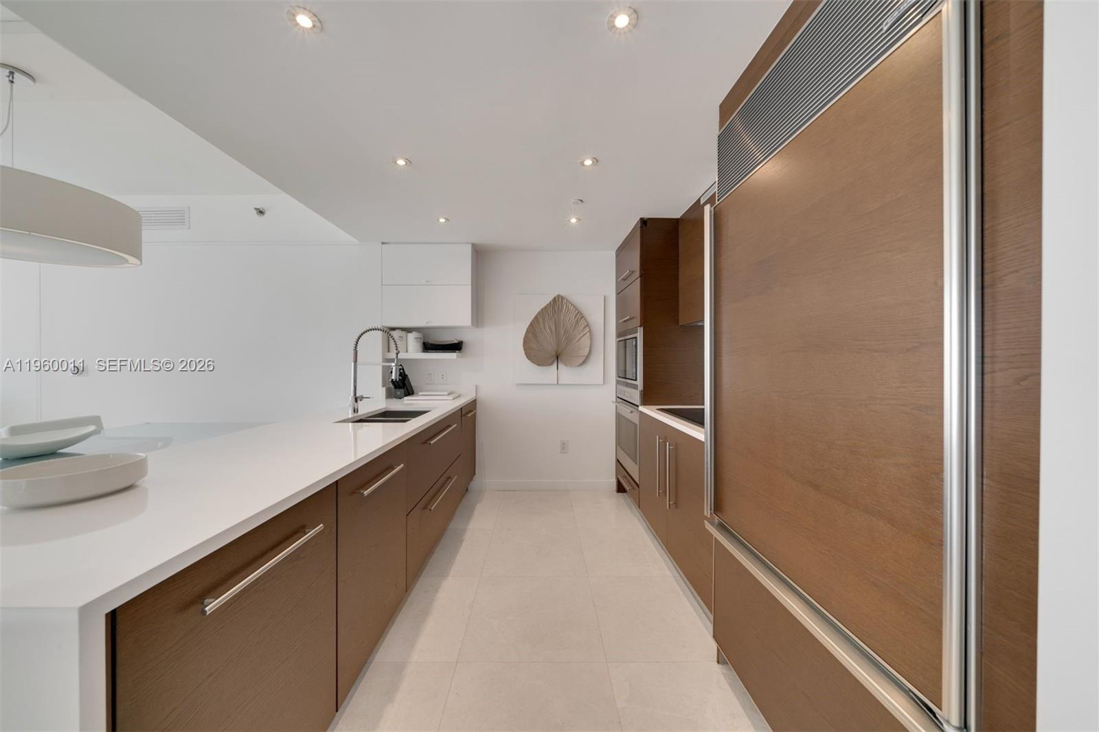 465 Brickell Ave # 2703