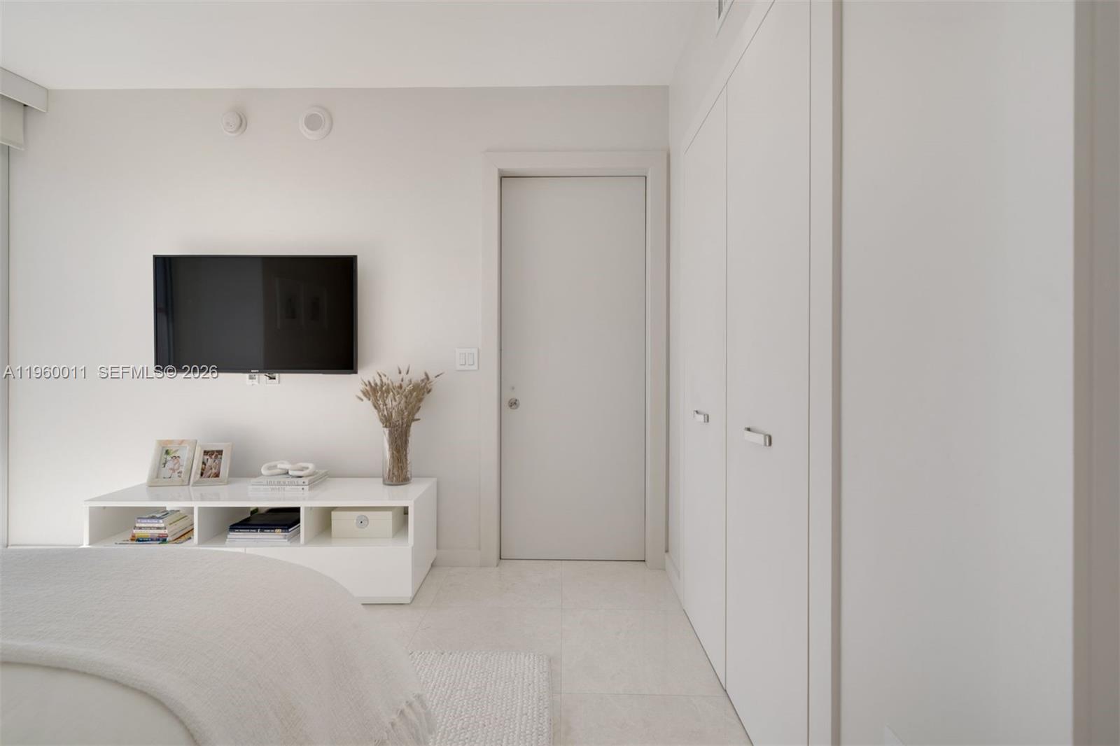 465 Brickell Ave # 2703