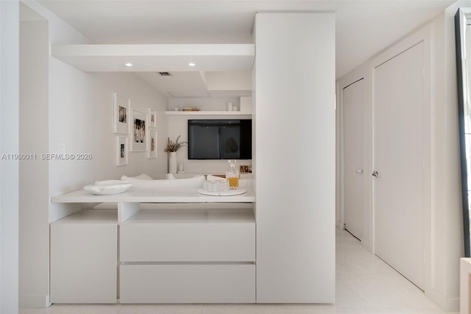 465 Brickell Ave # 2703