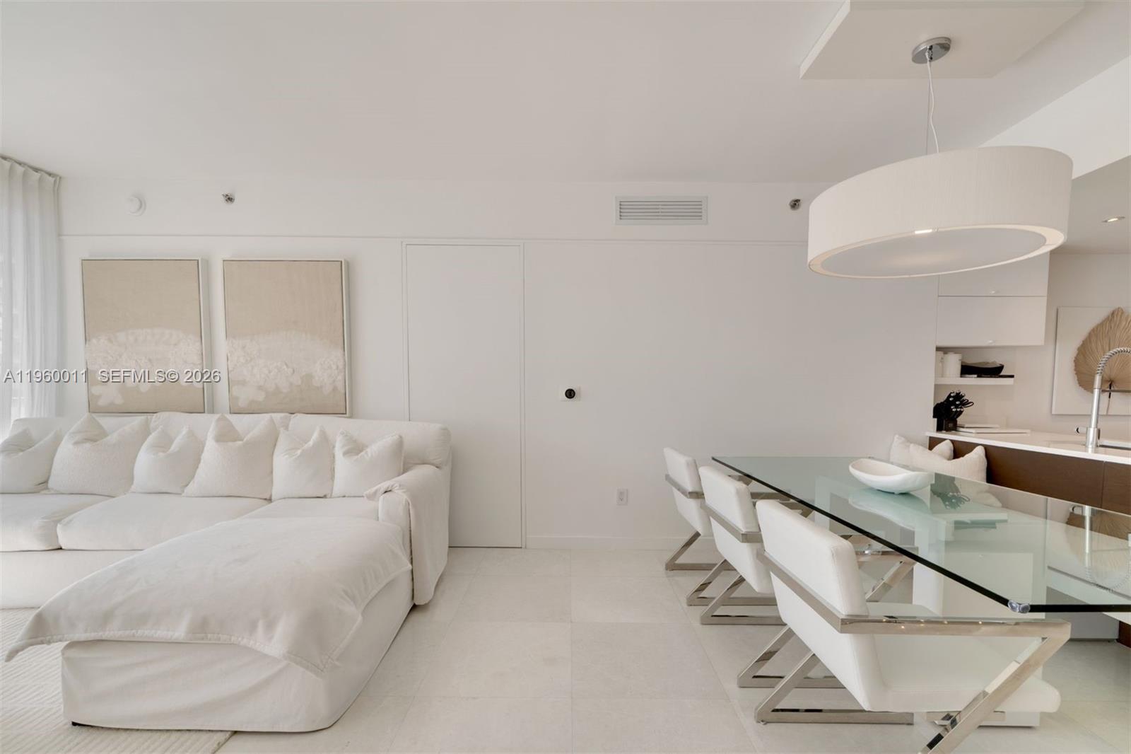 465 Brickell Ave # 2703