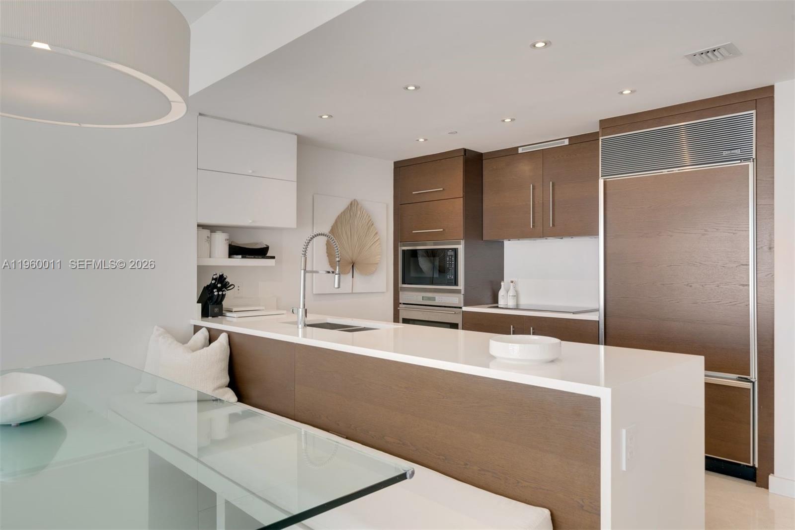 465 Brickell Ave # 2703