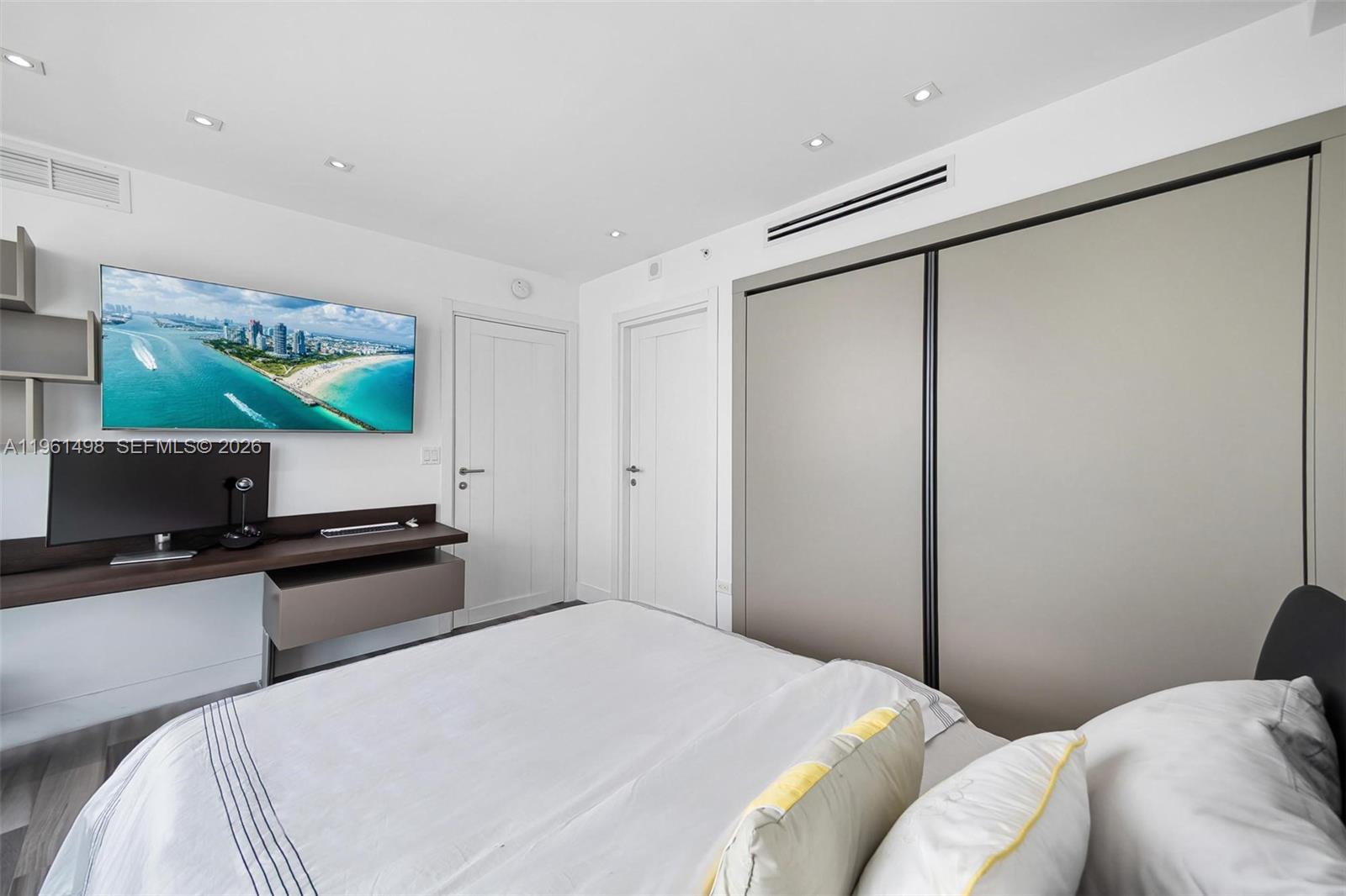 1331 Brickell Bay Dr # 33 Unit: BL-33