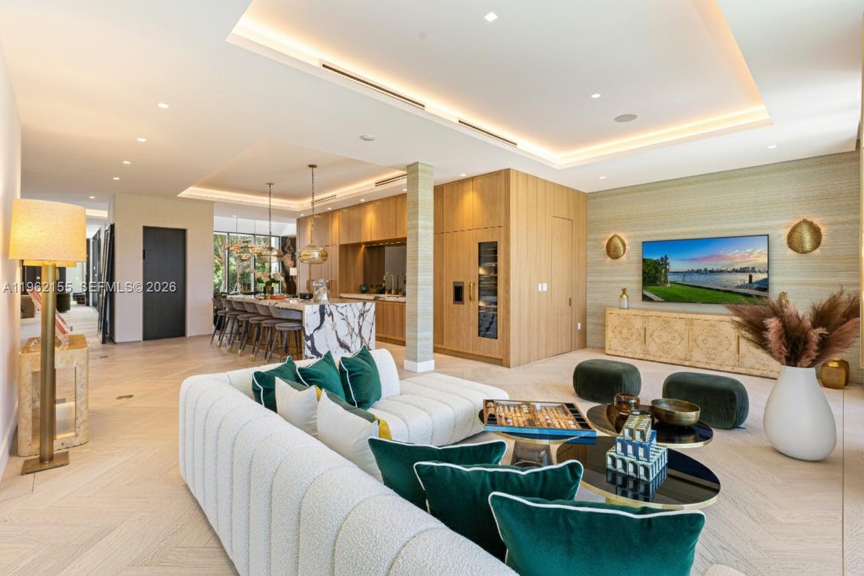 2499 N Meridian Avenue