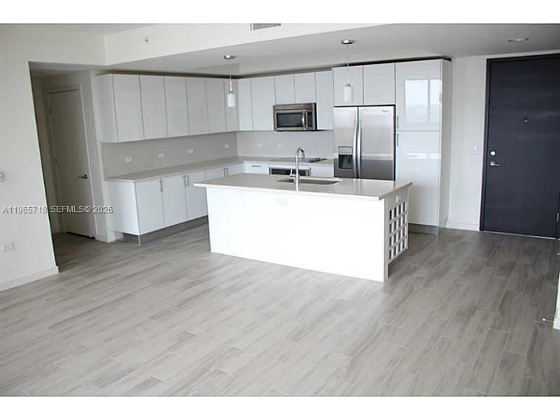 999 SW 1st Ave # 2106