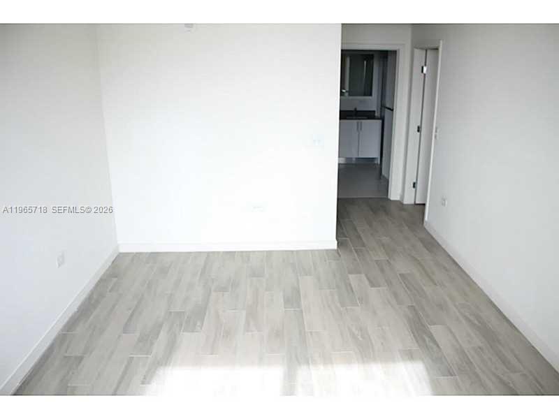 999 SW 1st Ave # 2106