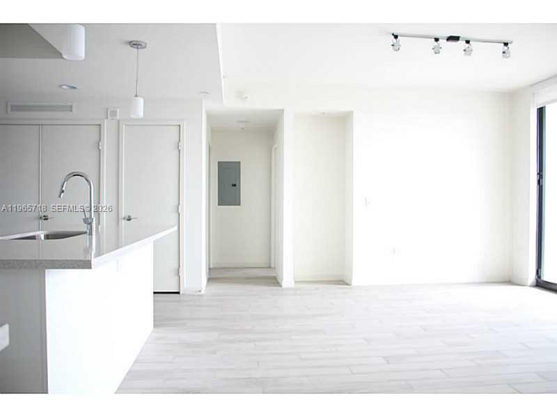 999 SW 1st Ave # 2106