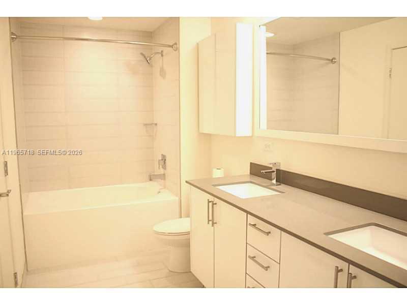 999 SW 1st Ave # 2106