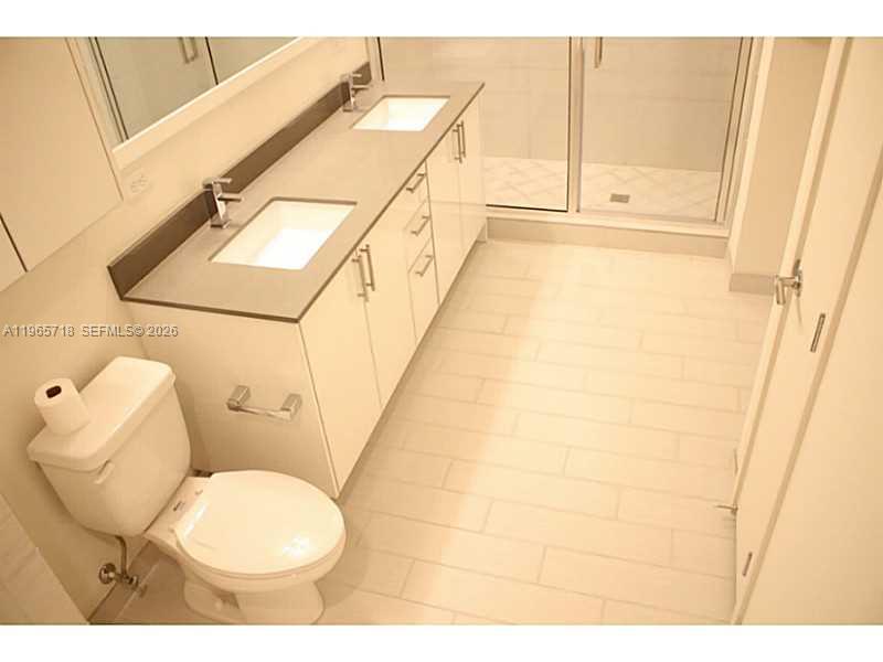 999 SW 1st Ave # 2106