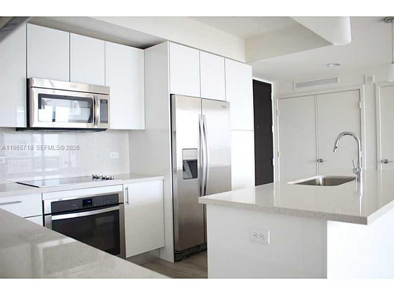 999 SW 1st Ave # 2106