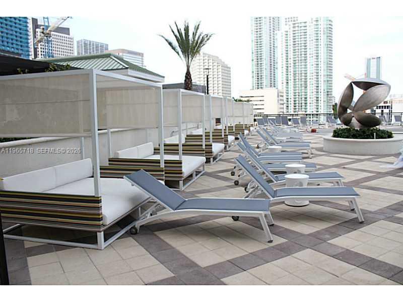 999 SW 1st Ave # 2106