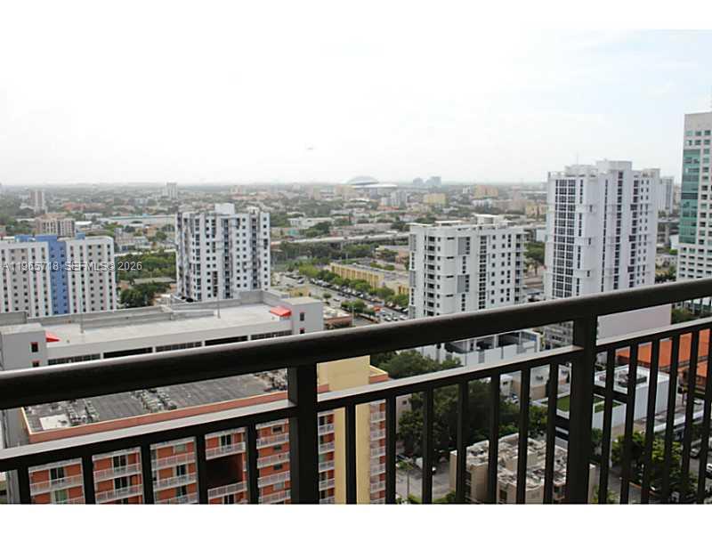 999 SW 1st Ave # 2106