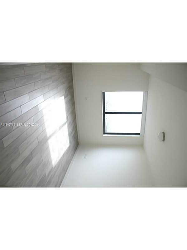 999 SW 1st Ave # 2106
