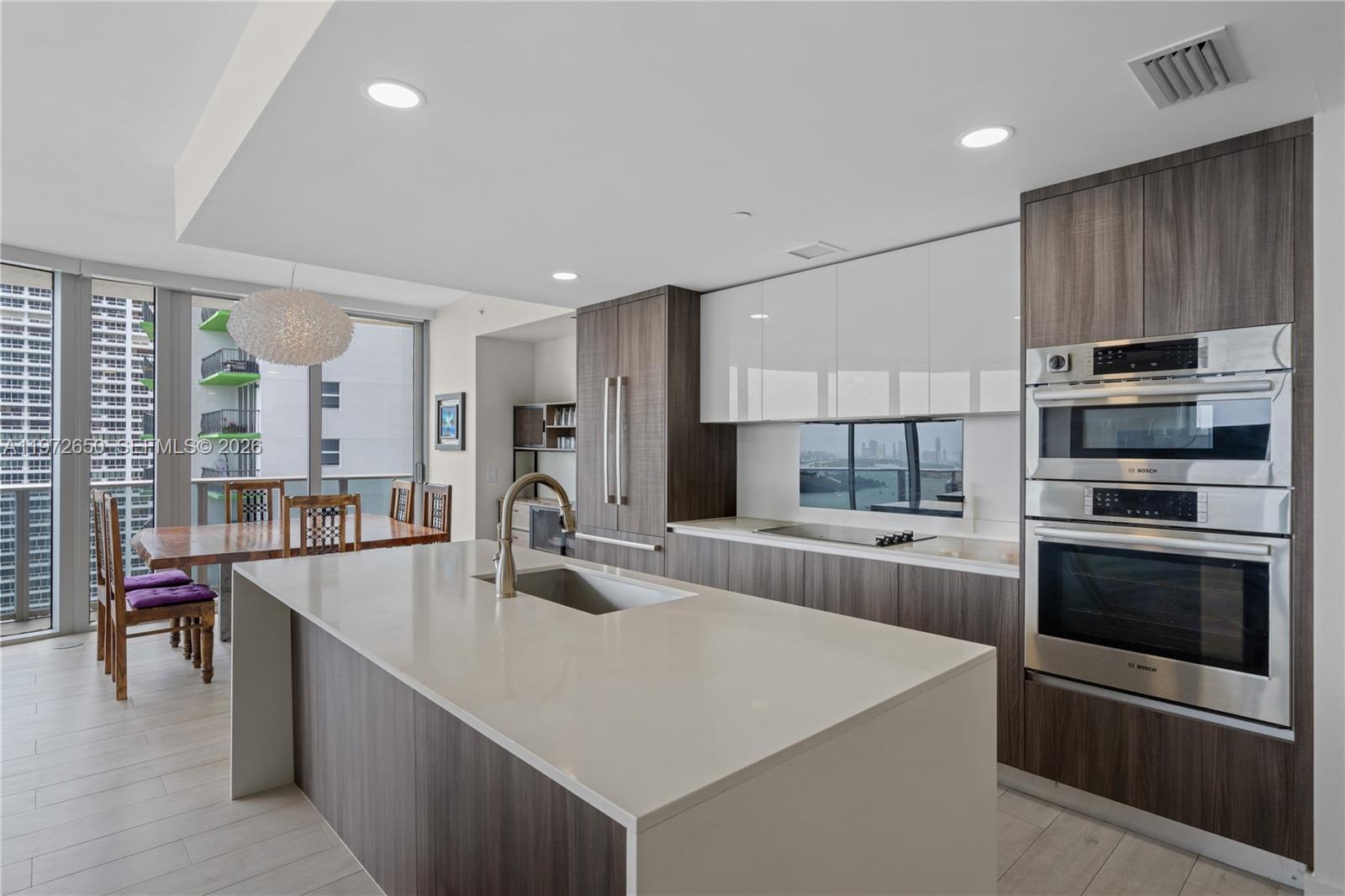 488 NE 18th St # 2112