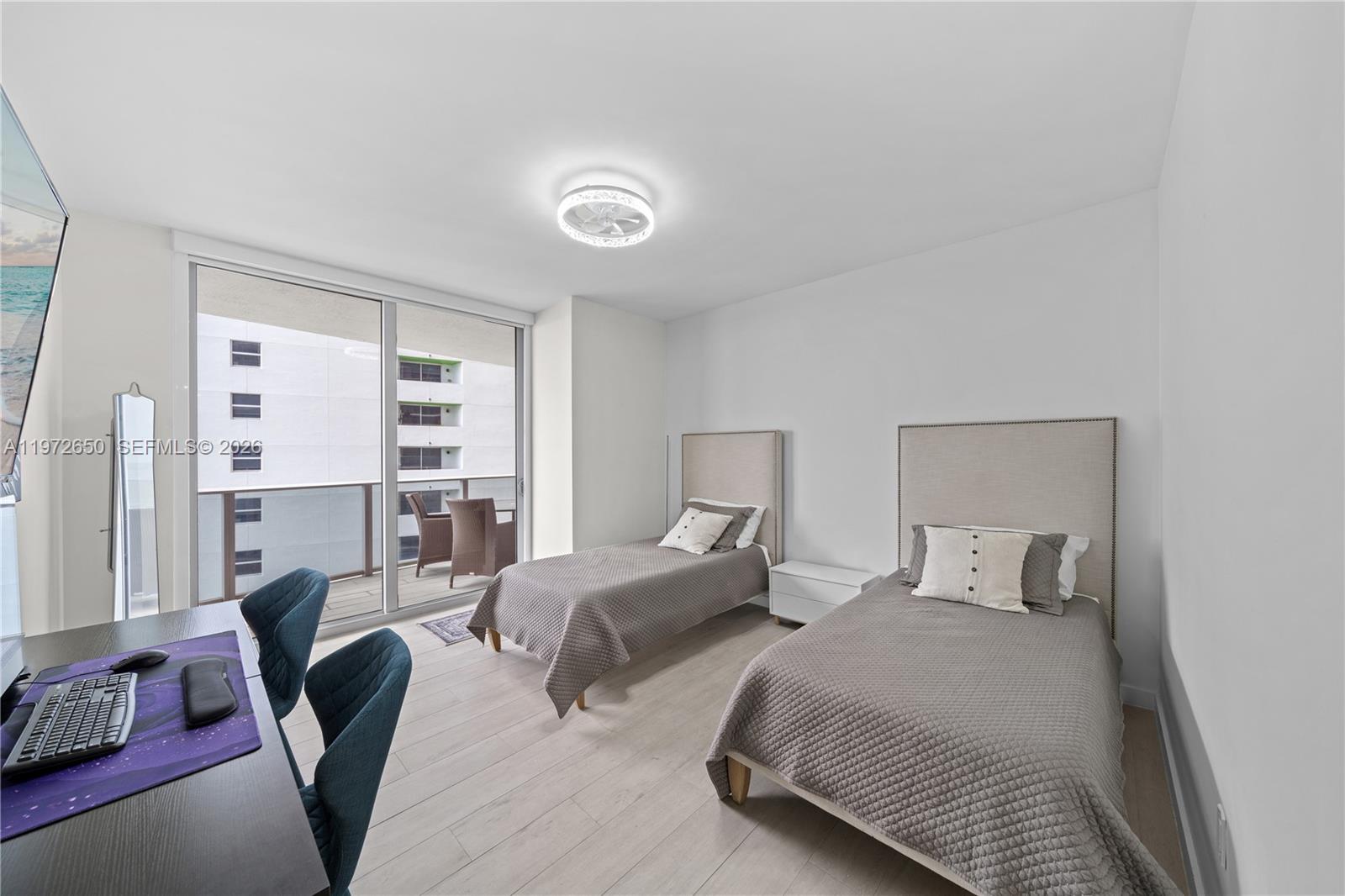 488 NE 18th St # 2112