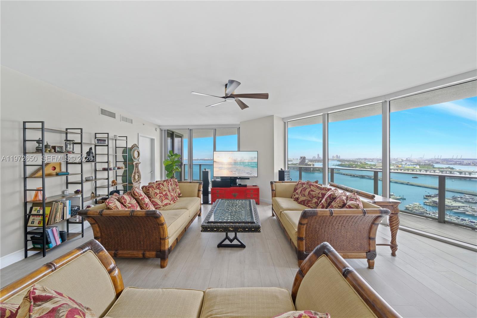 488 NE 18th St # 2112