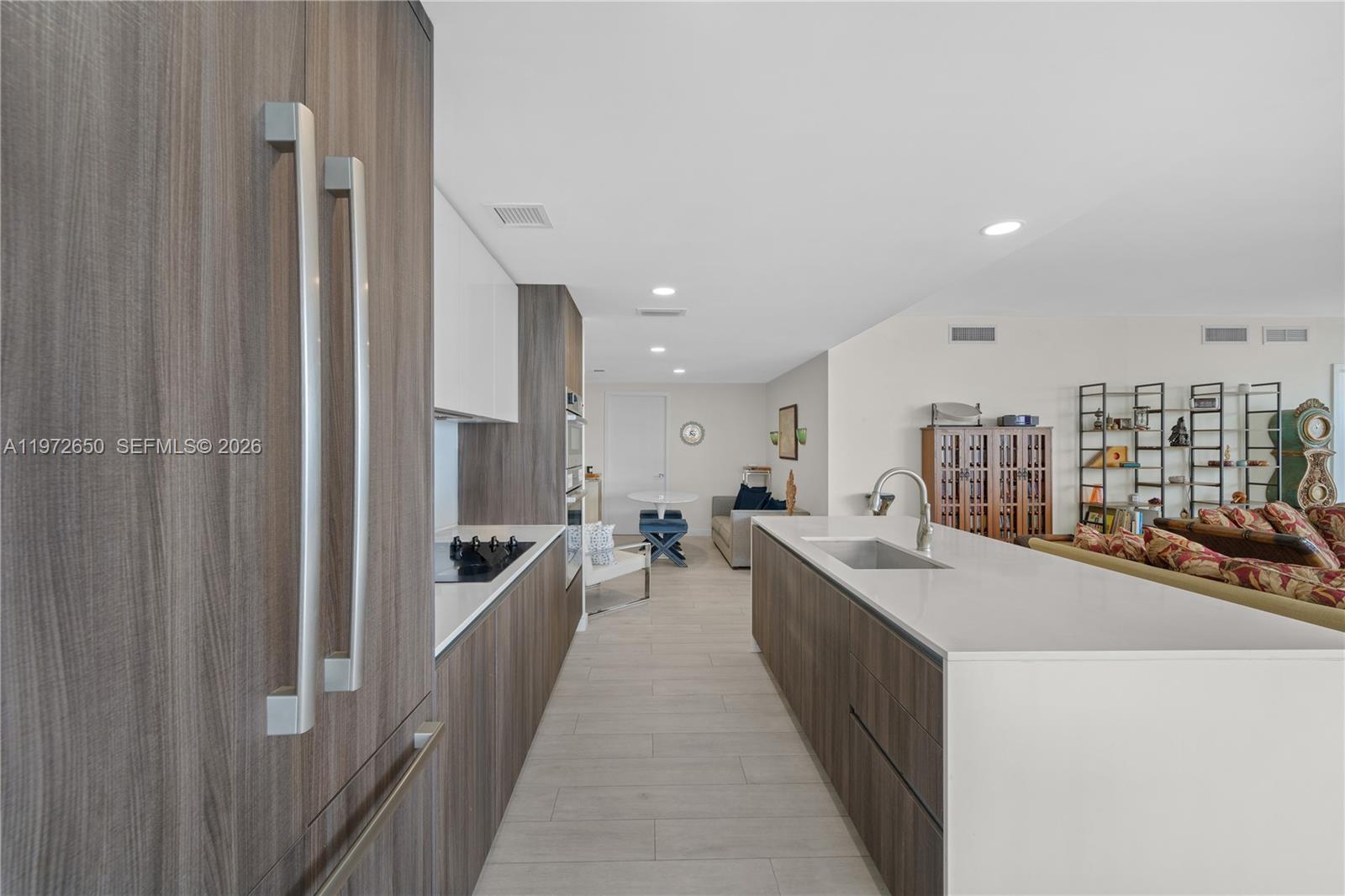 488 NE 18th St # 2112