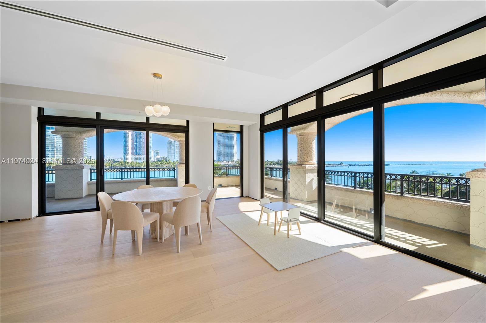 Palazzo Del Sol 7043