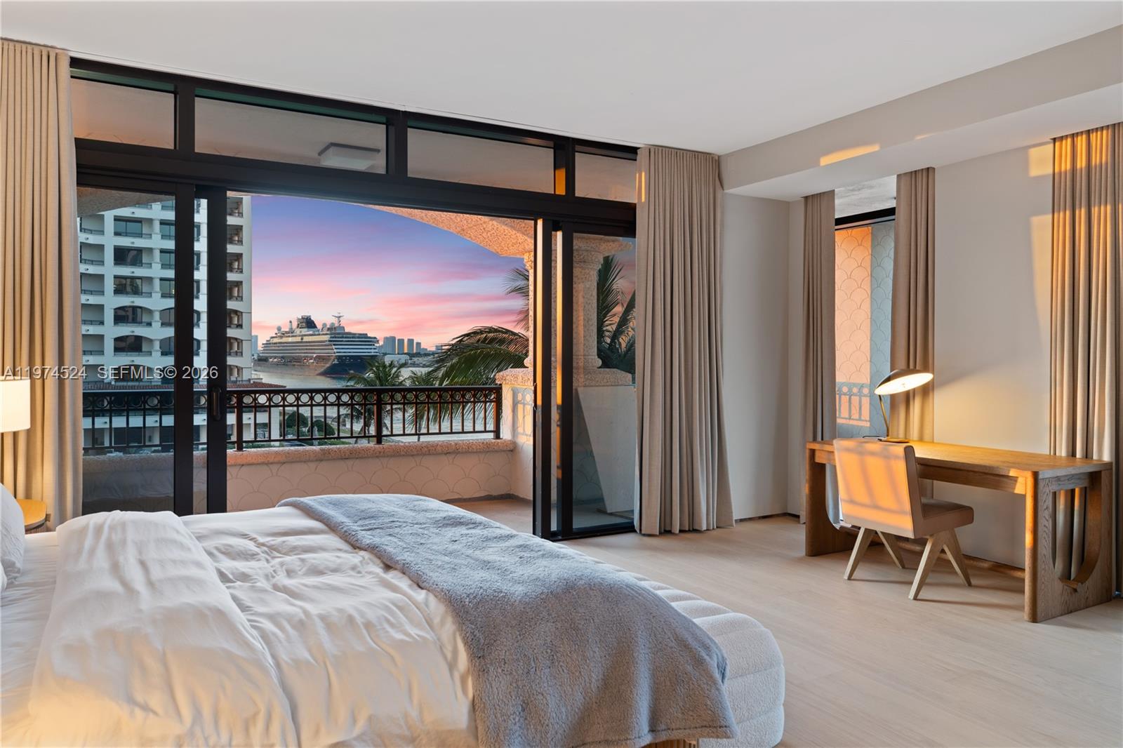 Palazzo Del Sol 7043