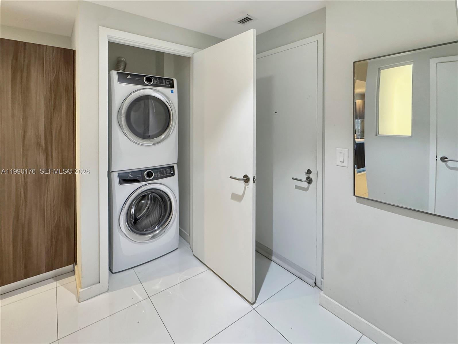 851 NE 1st Ave # 302