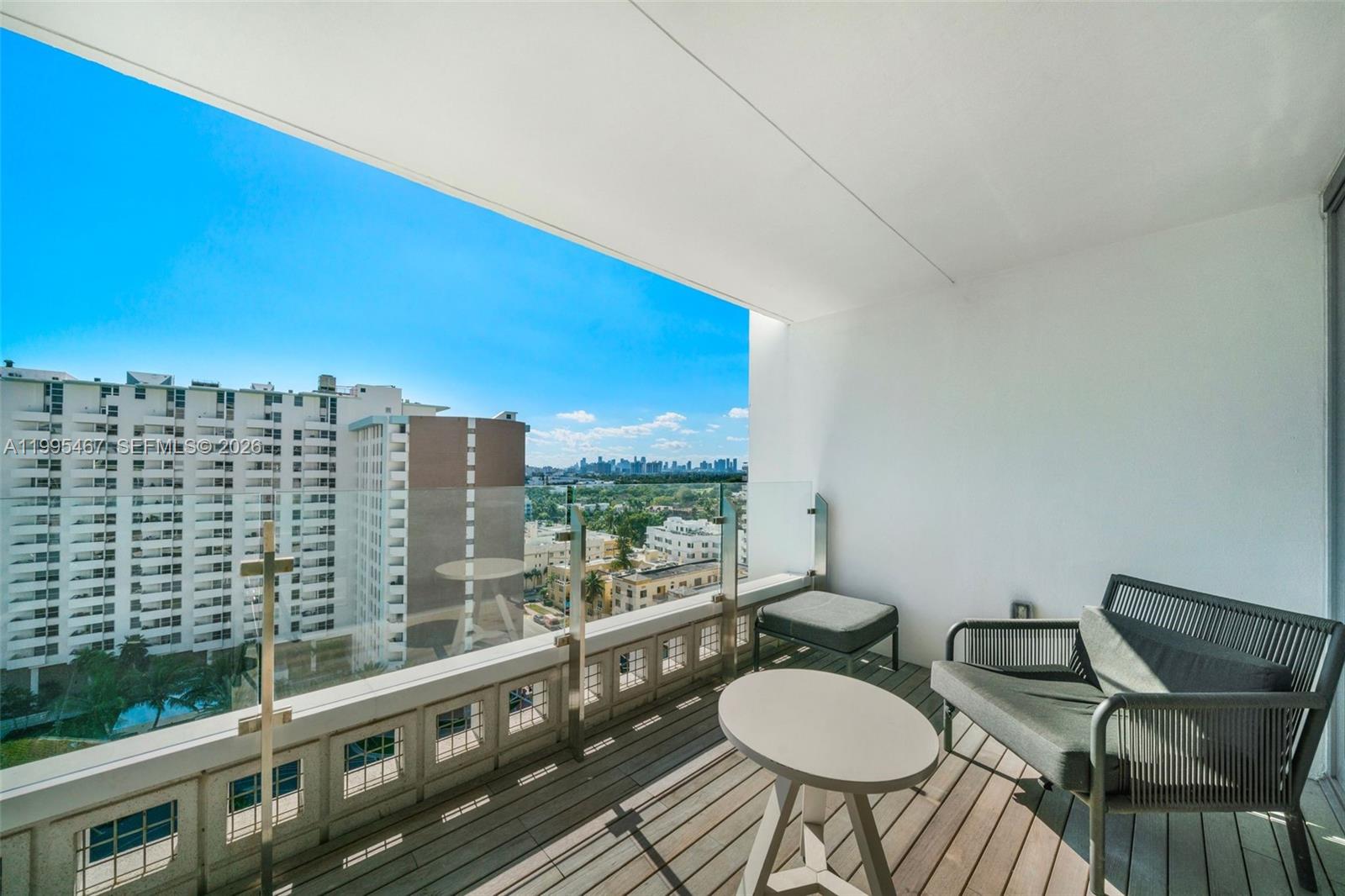 2901 Collins Ave # 1204
