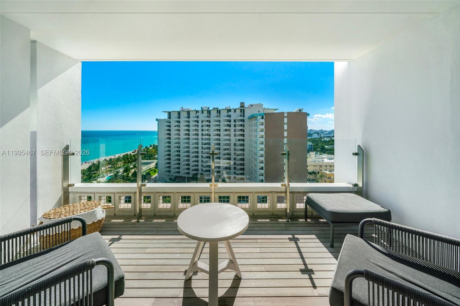 2901 Collins Ave # 1204