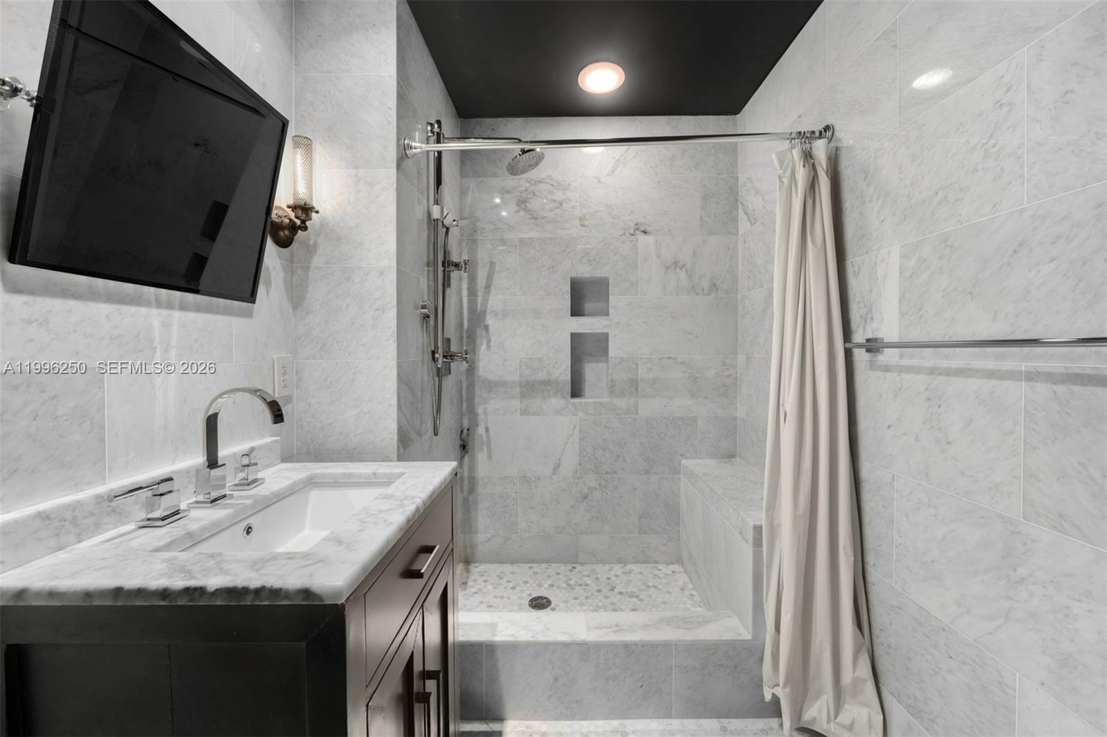 1040 Biscayne Blvd # 3304