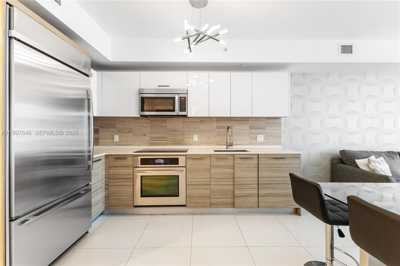 1300 Brickell Bay Dr # 1010