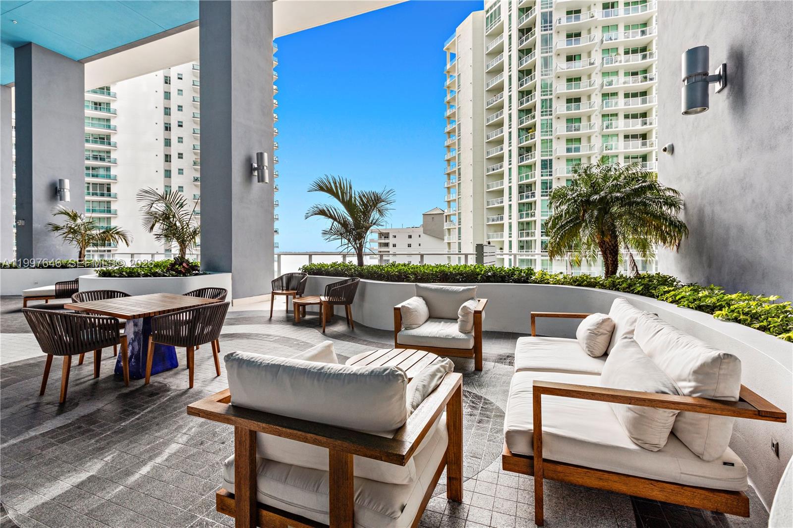 1300 Brickell Bay Dr # 1010