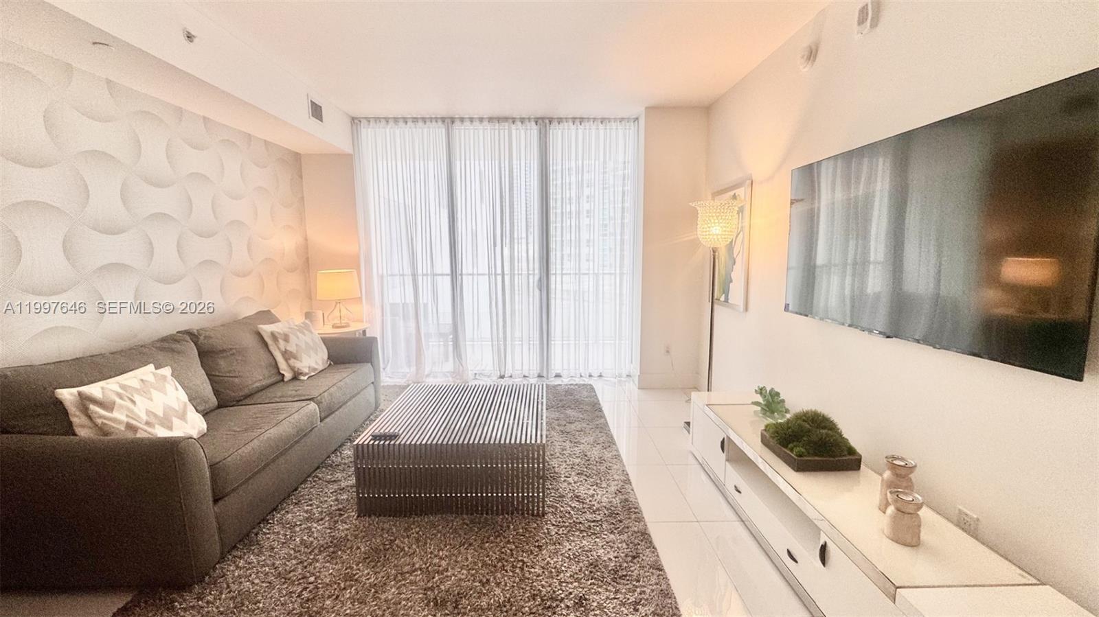 1300 Brickell Bay Dr # 1010
