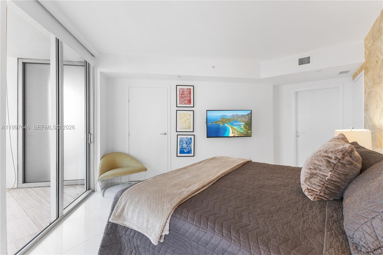 1300 Brickell Bay Dr # 1010